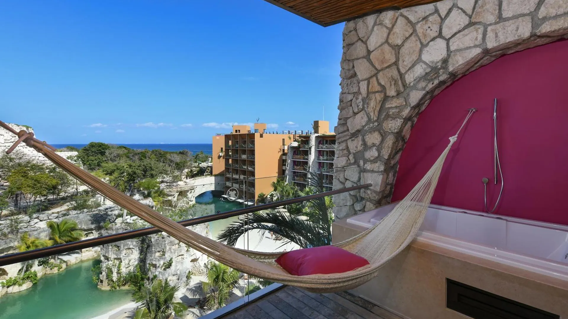 ***** Resort Hotel Xcaret Mexico All Parks All Fun Inclusive (Adults Only) Los Dos Compadres Mexico