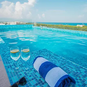 With Ocean View Pool In Av 10 & 60 Street Mexico