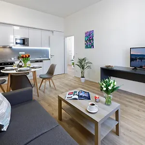 downtown-suites-jugoslavska.praguehotelsweb.com/
